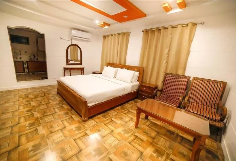 هتل Roomph Premium Al Noor Airport Road