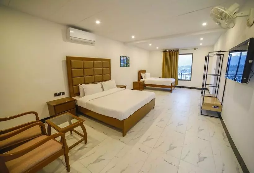 هتل Roomph Premium Al Noor Airport Road