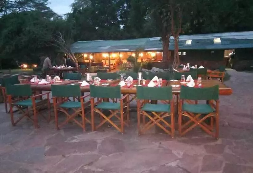 هتل Siana Springs Tented Camp