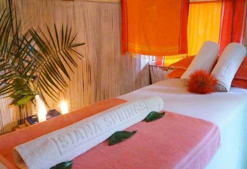 هتل Siana Springs Tented Camp