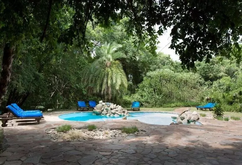 هتل Siana Springs Tented Camp