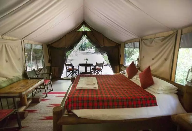 هتل Siana Springs Tented Camp