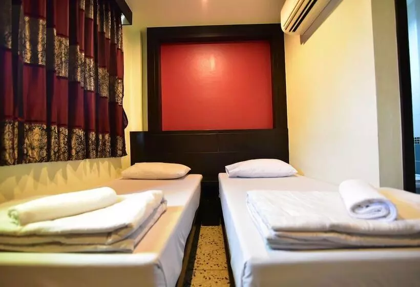 هتل Thara House