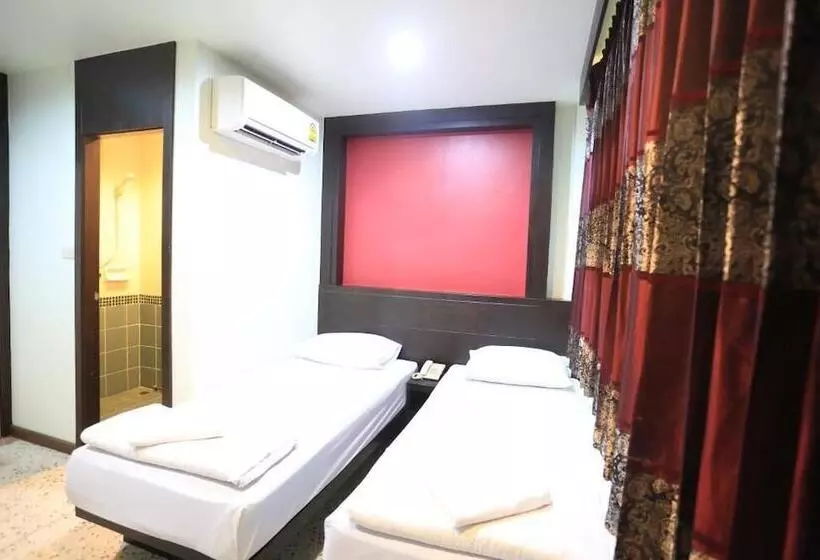 هتل Thara House