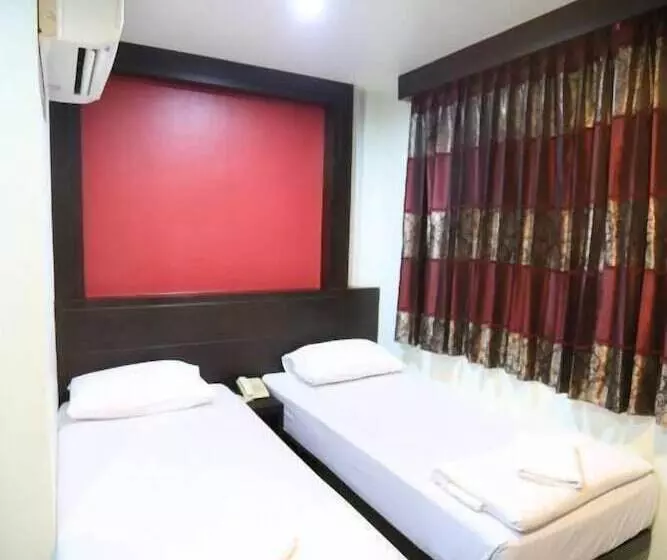 هتل Thara House