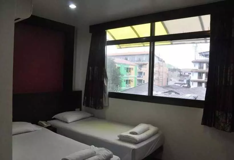 هتل Thara House
