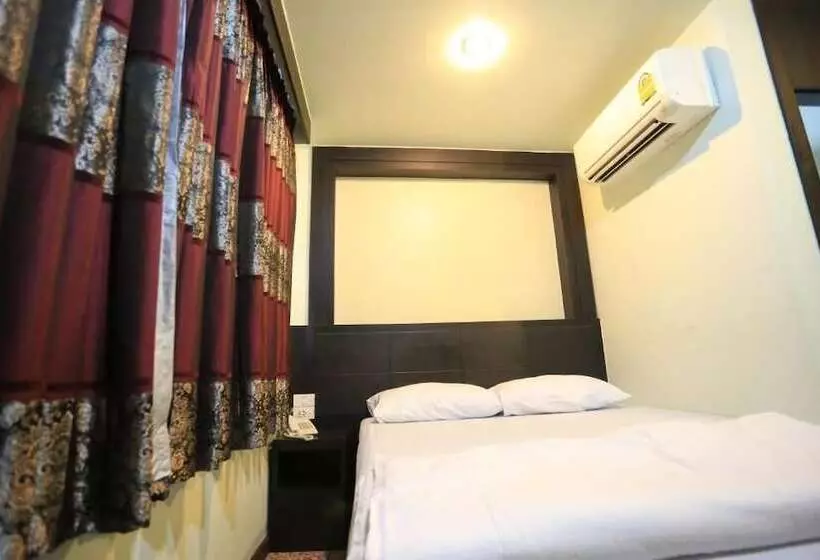 هتل Thara House