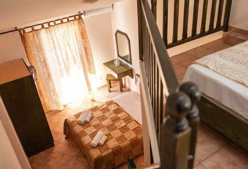 ホテル Villa Cariatis