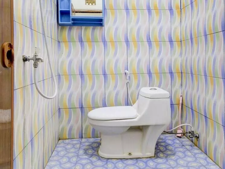 Hotelli Zeevanna Guest House Syariah By Oyo