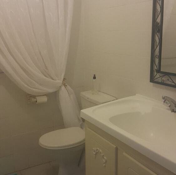 Пансион Cherry Berry Lodge