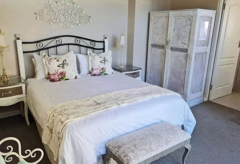 Majatalo Cherry Berry Lodge