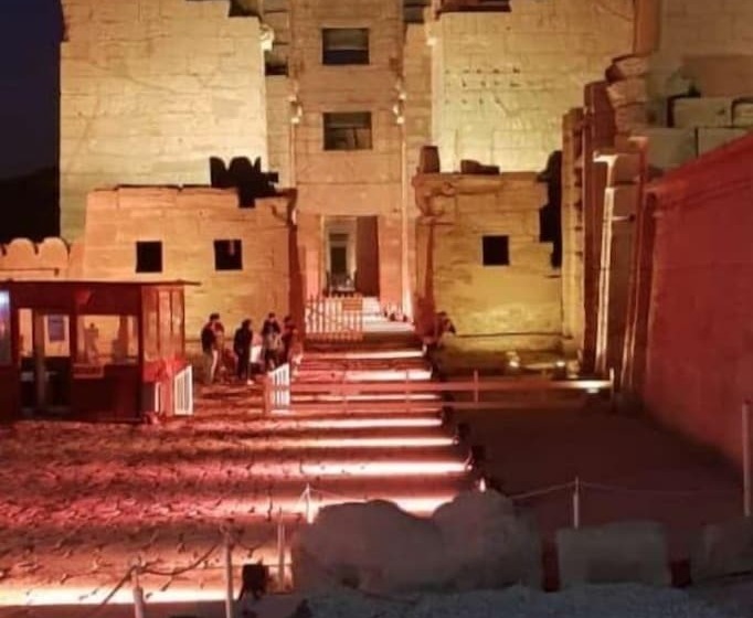 پانسیون Shahhat House