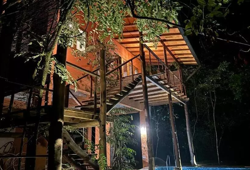 Hotelli Hornbill Forest Habarana