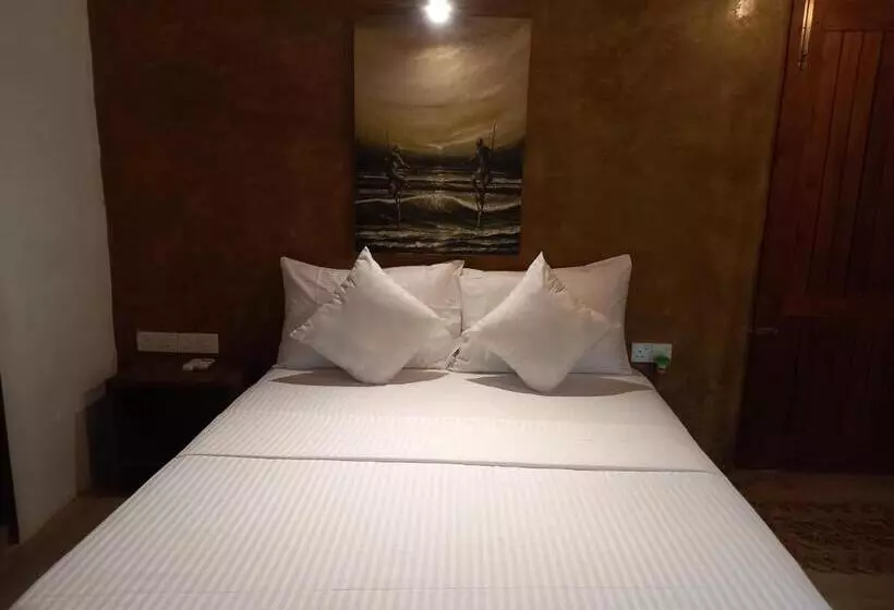 Hotelli Hornbill Forest Habarana