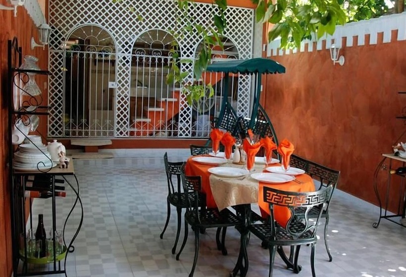 پانسیون Hostal Los Vitrales