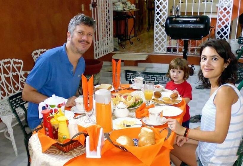 پانسیون Hostal Los Vitrales