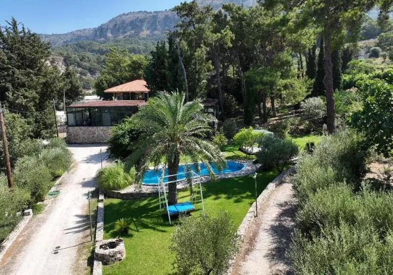 Hotelli Agrology Lux