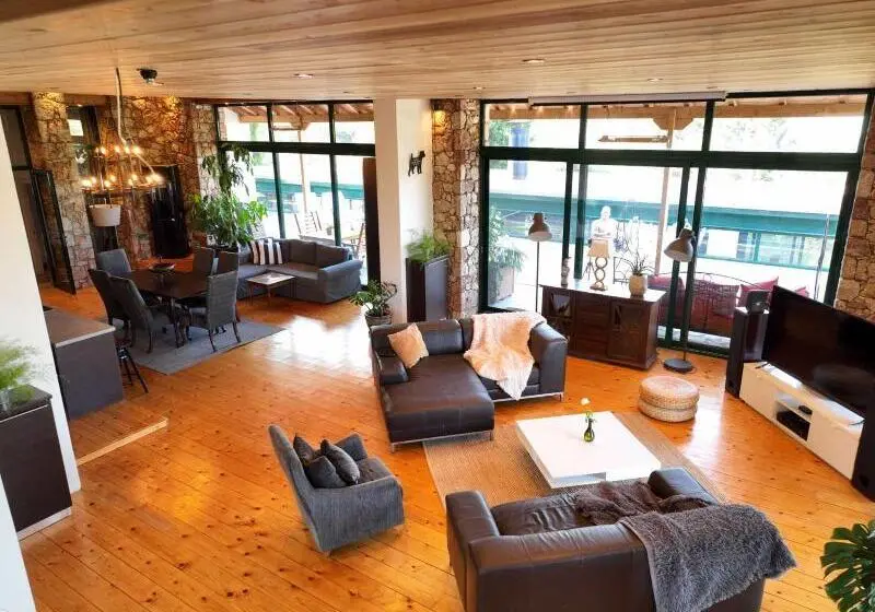 Hotelli Agrology Lux