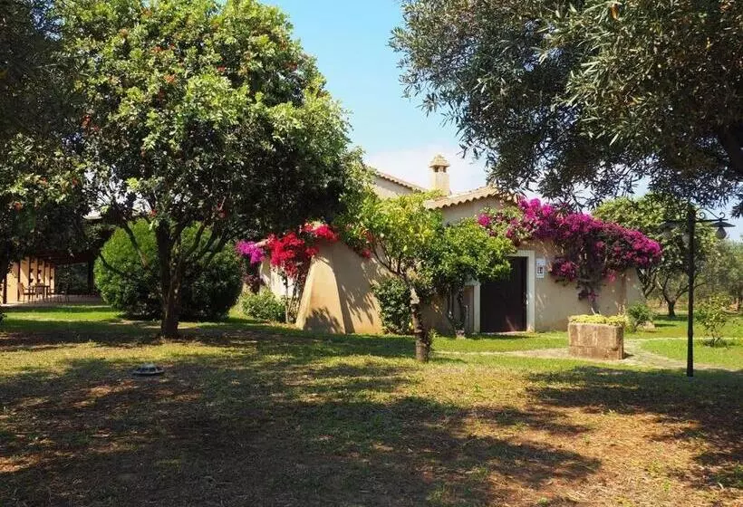 هتل Il Borghetto Beach Club Resort