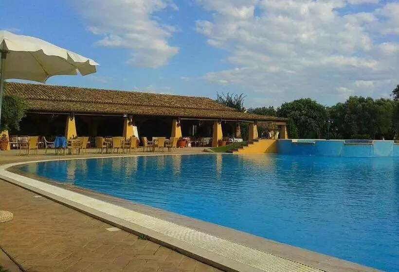 هتل Il Borghetto Beach Club Resort