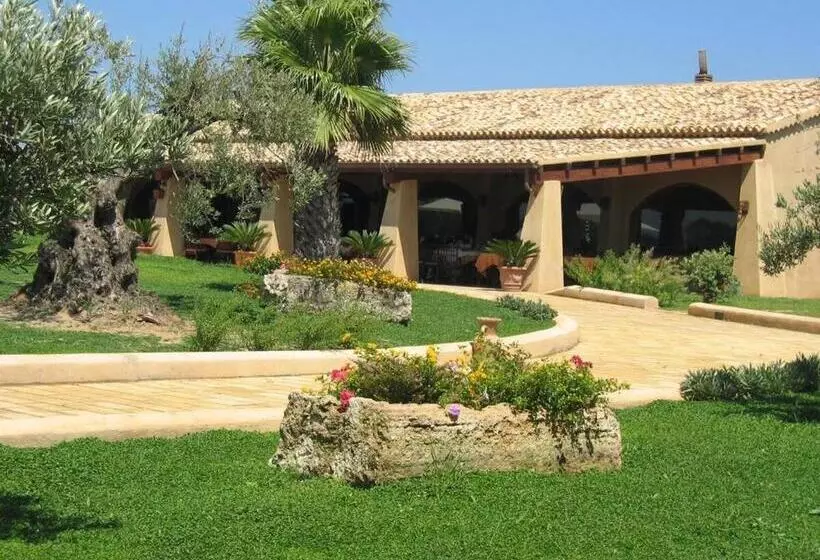 هتل Il Borghetto Beach Club Resort