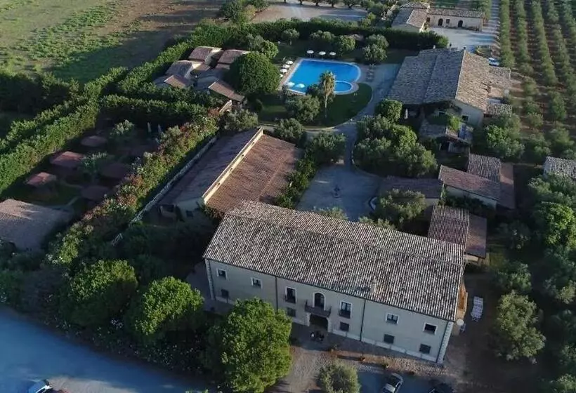 هتل Il Borghetto Beach Club Resort