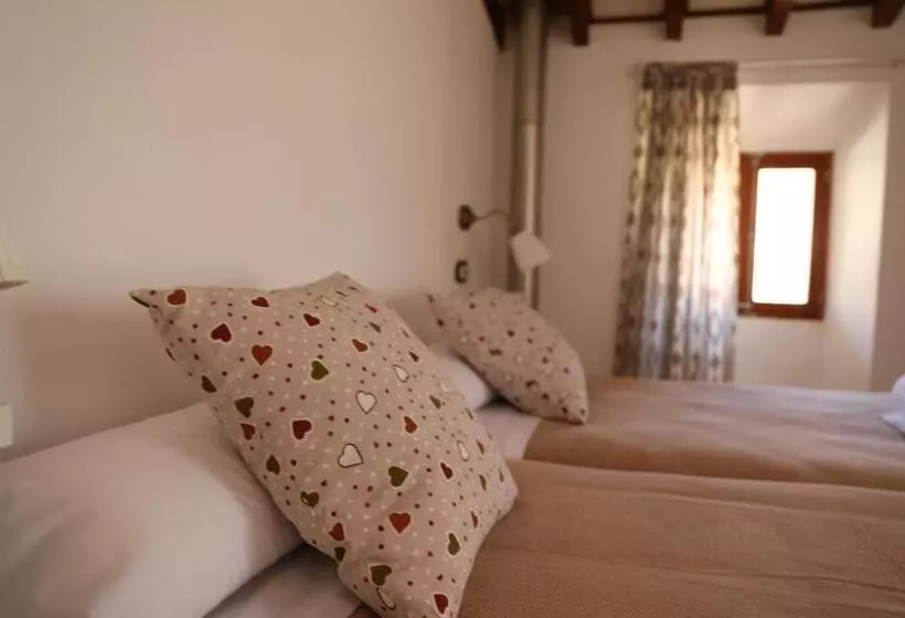 Hotel Can Pera Accommodation   Ti