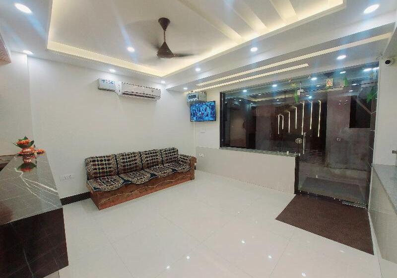 فندق Dhakad Gold