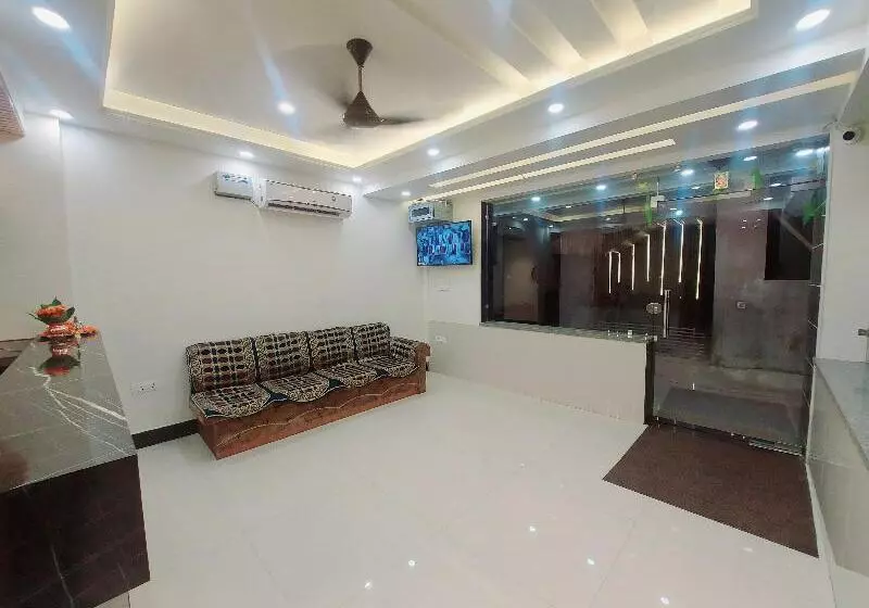 Hotelli Dhakad Gold