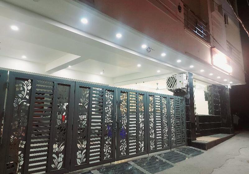 فندق Dhakad Gold