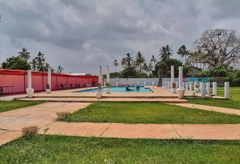 هتل Hillside Swimming Pool And Gardens