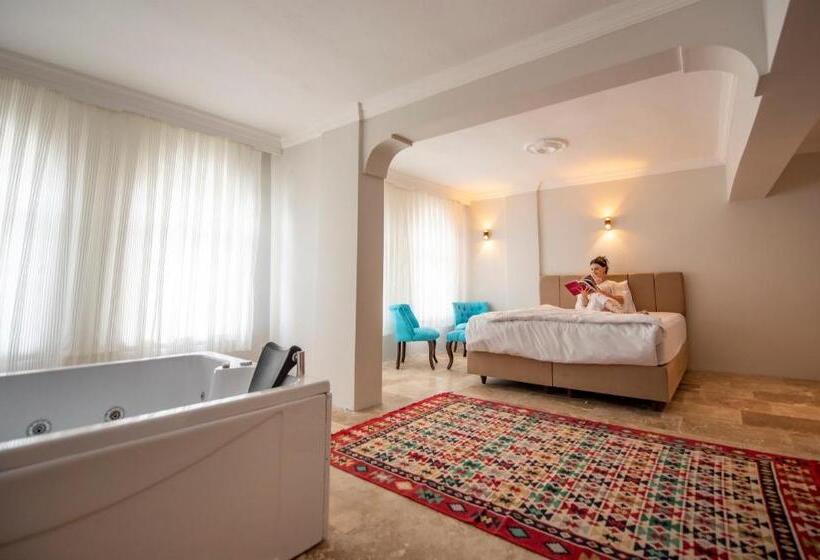 בית מלון כפרי Hydros Cave Suit