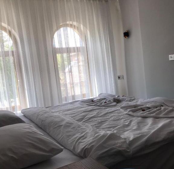 בית מלון כפרי Hydros Cave Suit