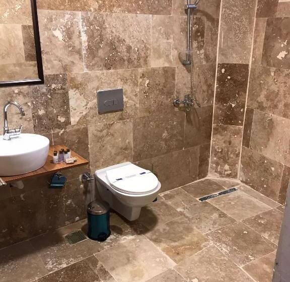 בית מלון כפרי Hydros Cave Suit