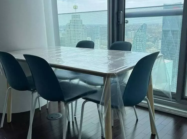 هتل Ihost Suites Downtown Toronto