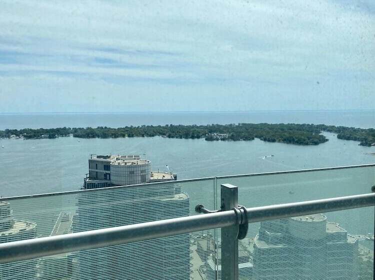 فندق Ihost Suites Downtown Toronto