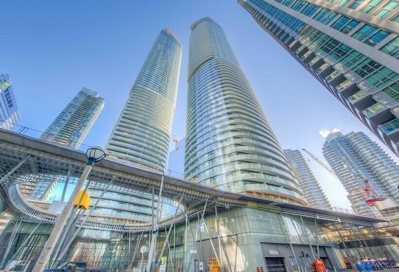 فندق Ihost Suites Downtown Toronto