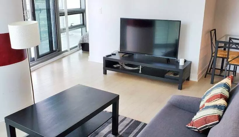 هتل Ihost Suites Downtown Toronto