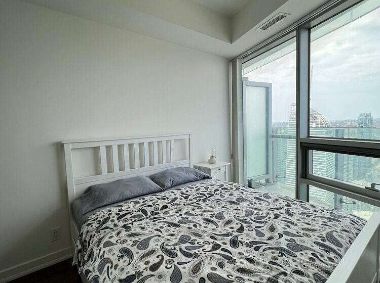 فندق Ihost Suites Downtown Toronto