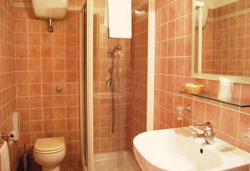 هتل Il Borghetto Beach Club Resort