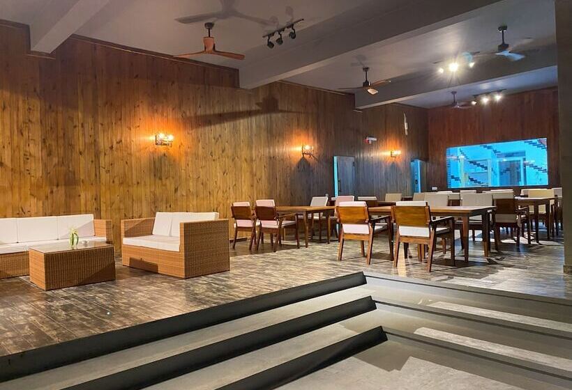 فندق Mazarine Surf Suites