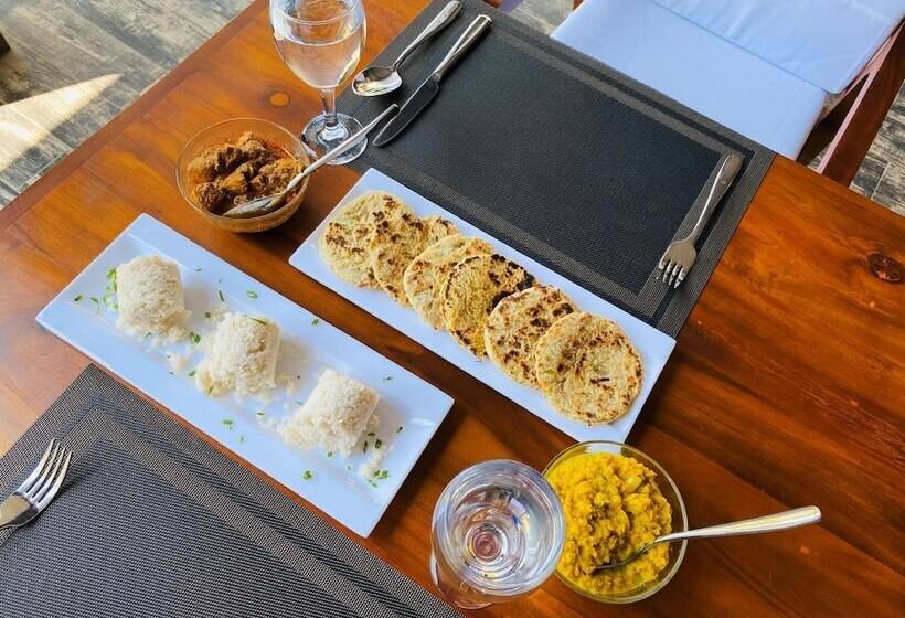 فندق Mazarine Surf Suites