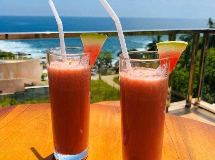 فندق Mazarine Surf Suites