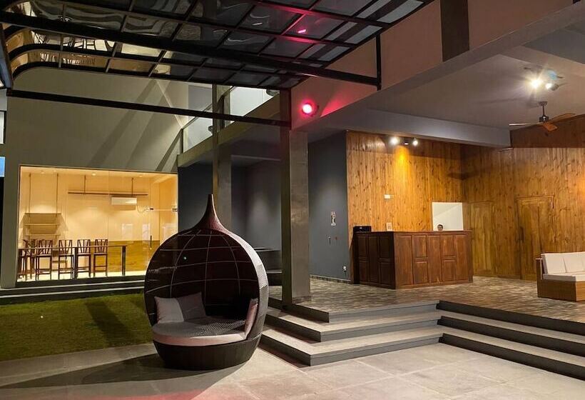 فندق Mazarine Surf Suites