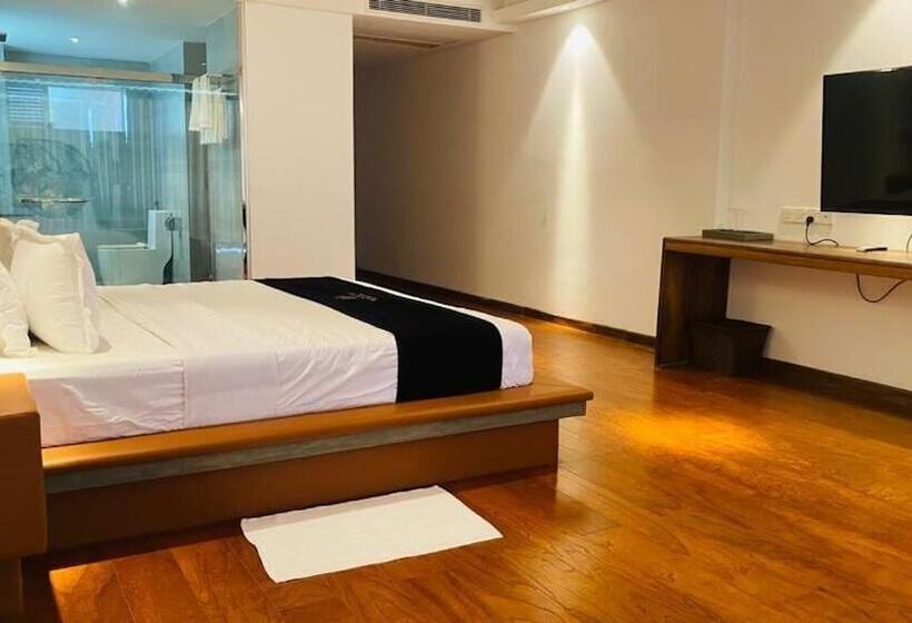 فندق Mazarine Surf Suites