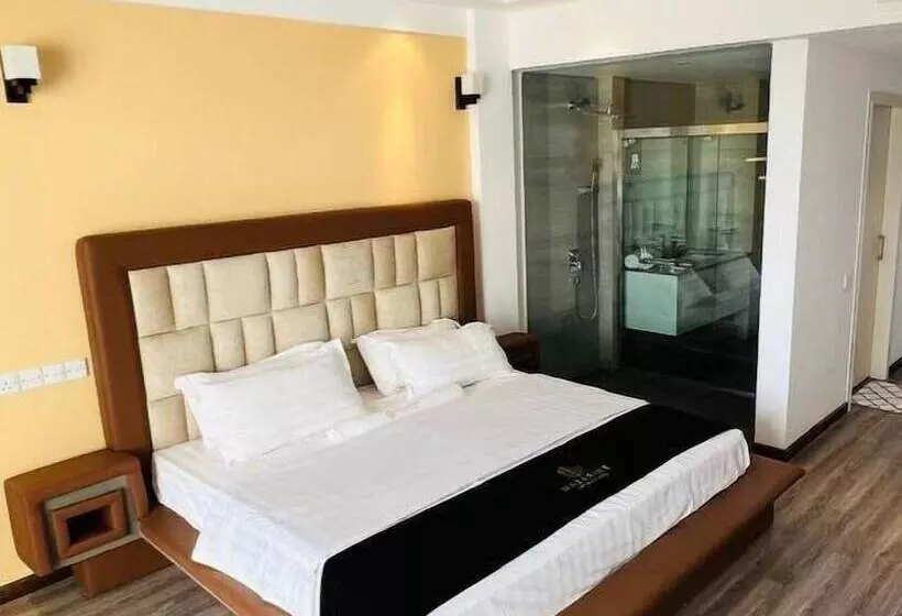 Hotelli Mazarine Surf Suites