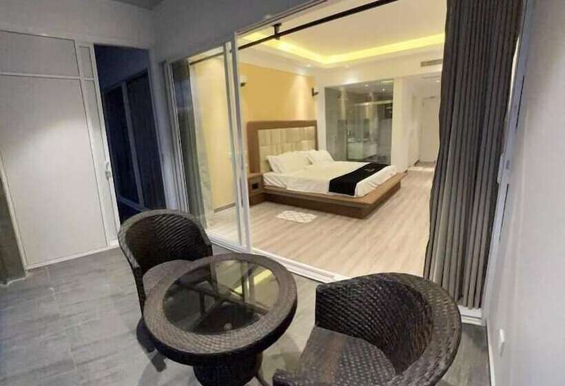 فندق Mazarine Surf Suites