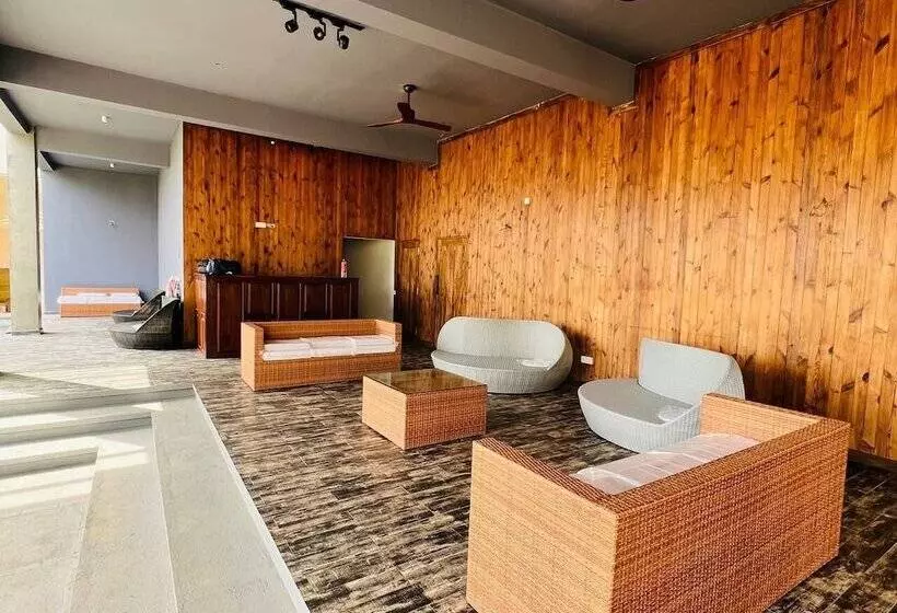 Hotelli Mazarine Surf Suites