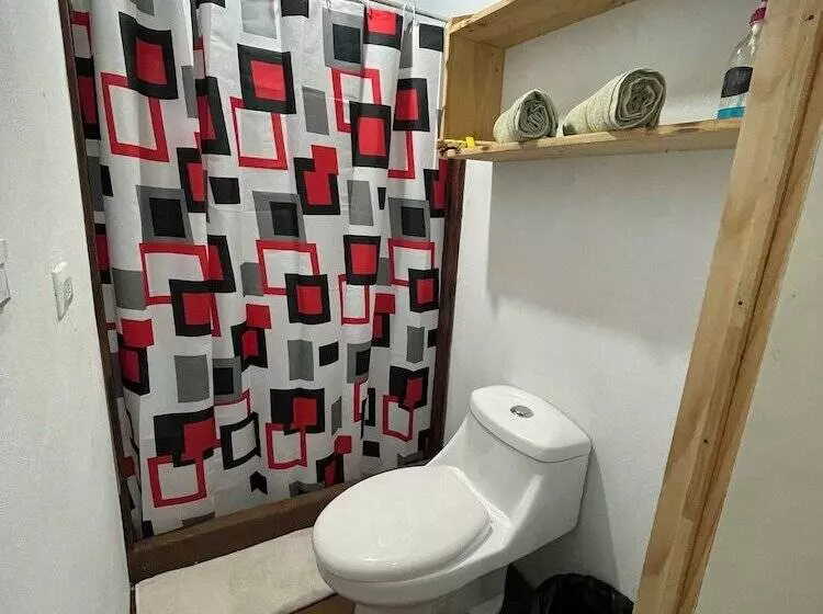 Hotelli Poas Volcano Rooms