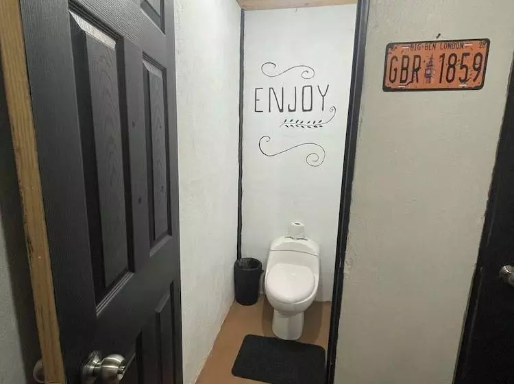 Hotelli Poas Volcano Rooms